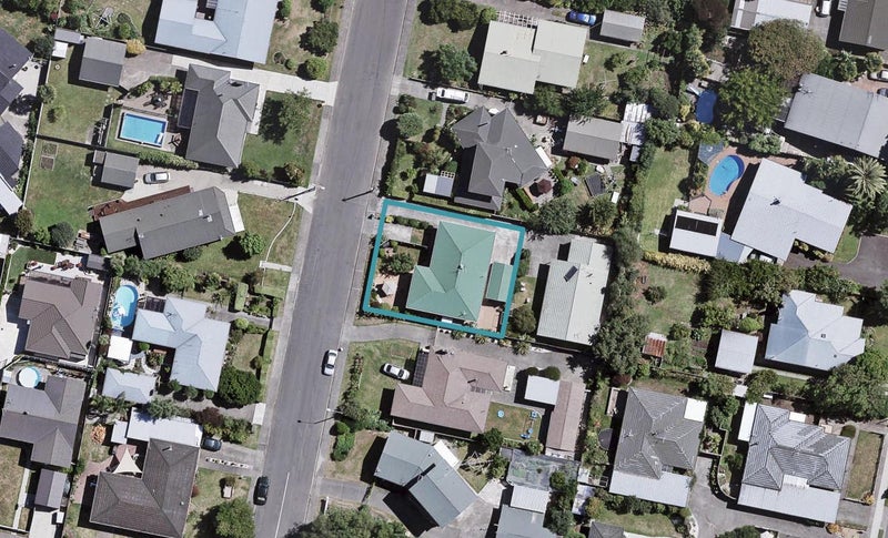 8 Surrey Street, Taradale, Napier - Carousel 1