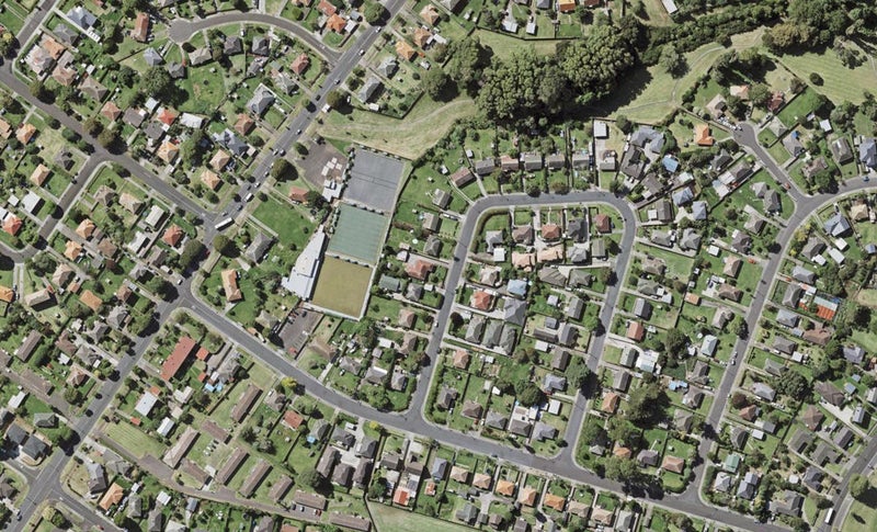 2/9 Coral Crescent, Panmure, Auckland - Carousel 1