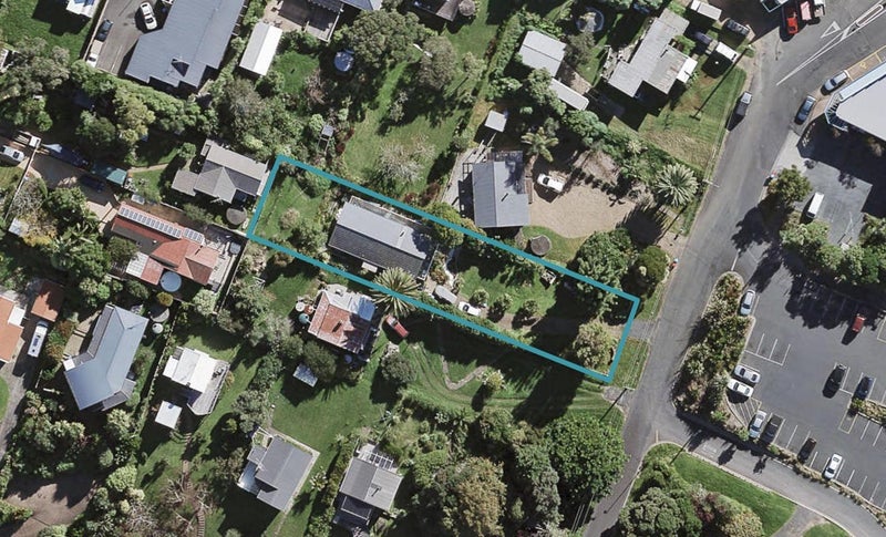 5 Oue Road, Oneroa, Waiheke Island - Carousel 1