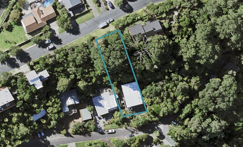 28 Pohutukawa Avenue, Shelly Park, Auckland - Carousel 1