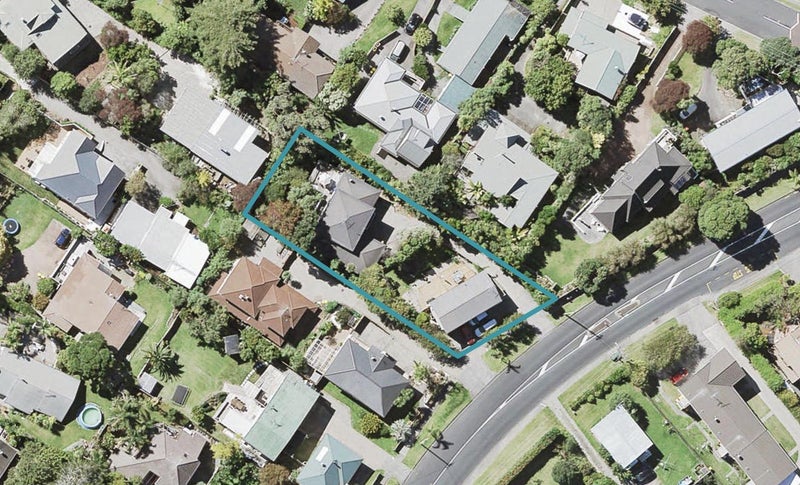 1/458 Beach Road, Murrays Bay, Auckland - Carousel 1