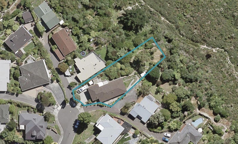 8 Kenilworth Grove, Silverstream, Upper Hutt - Carousel 1