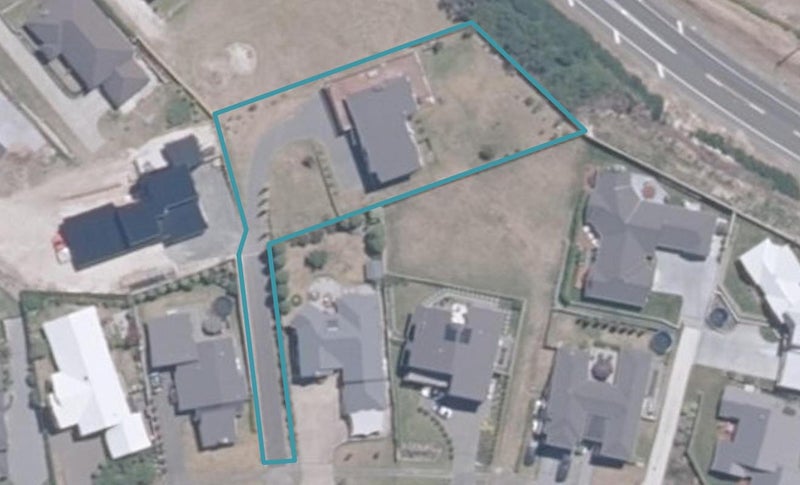 15 Coprosma Crescent, Waipahihi, Taupo - Carousel 1