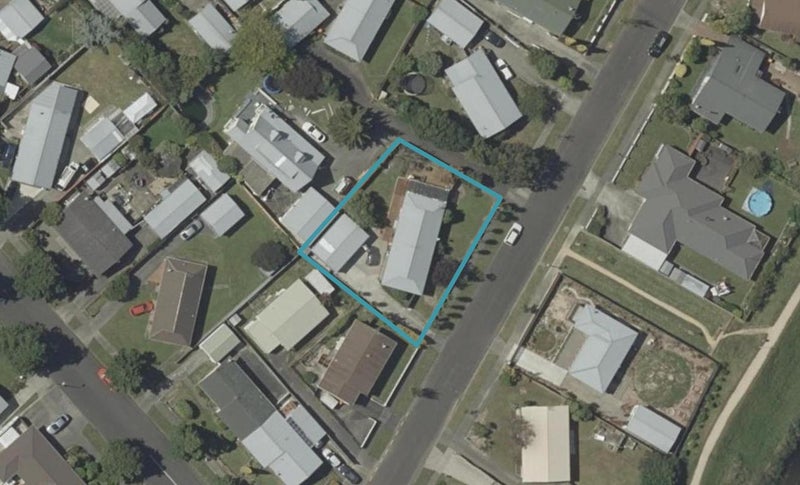 34 Rosedale Crescent, Cloverlea, Palmerston North - Carousel 1
