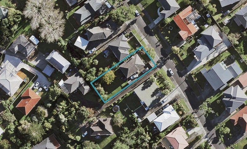 19 Hillview Avenue, New Windsor, Auckland - Carousel 1
