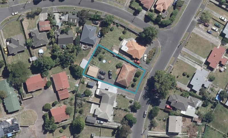 16 Pinfold Avenue, Hamilton East, Hamilton - Carousel 1