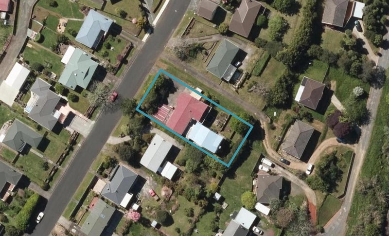 33 Ogle Crescent, Kamo, Whangarei - Carousel 1