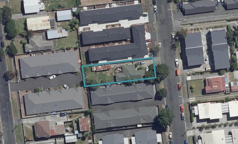2/14 Lyon Street, Frankton, Hamilton - Carousel 1