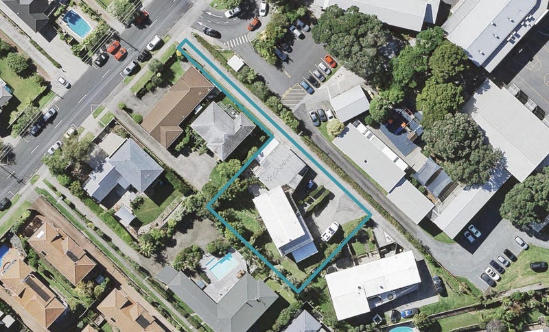 3/75 Aberdeen Road, Castor Bay, Auckland - Carousel 1