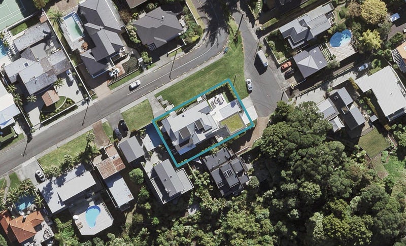 21 Bridge View Road, Birkenhead, Auckland - Carousel 1