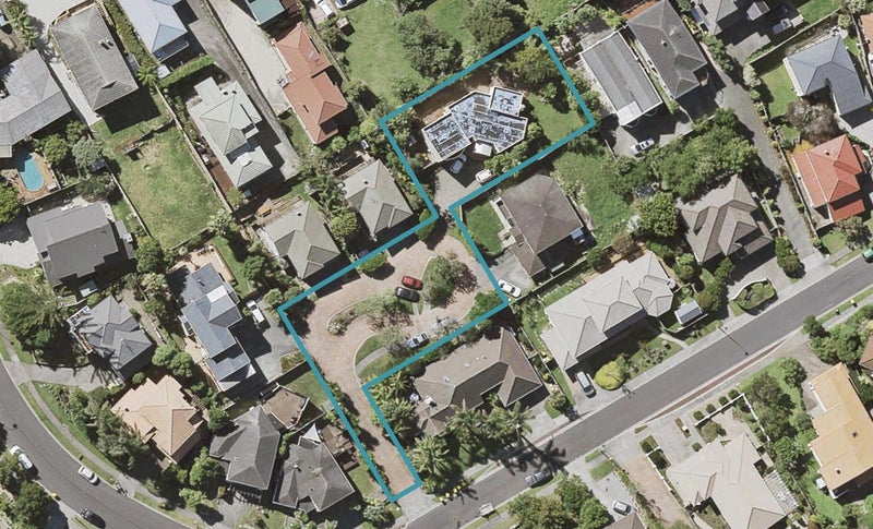 8 Manu Place, Pinehill, Auckland - Carousel 1