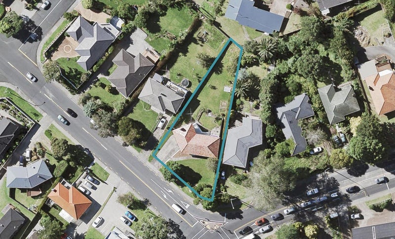 1 Bleakhouse Road, Howick, Auckland - Carousel 1
