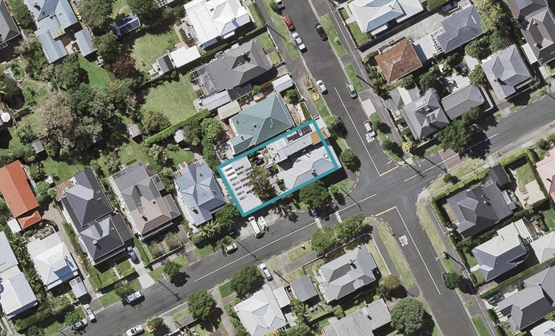 1/197 Victoria Road, Devonport, Auckland - Carousel 1