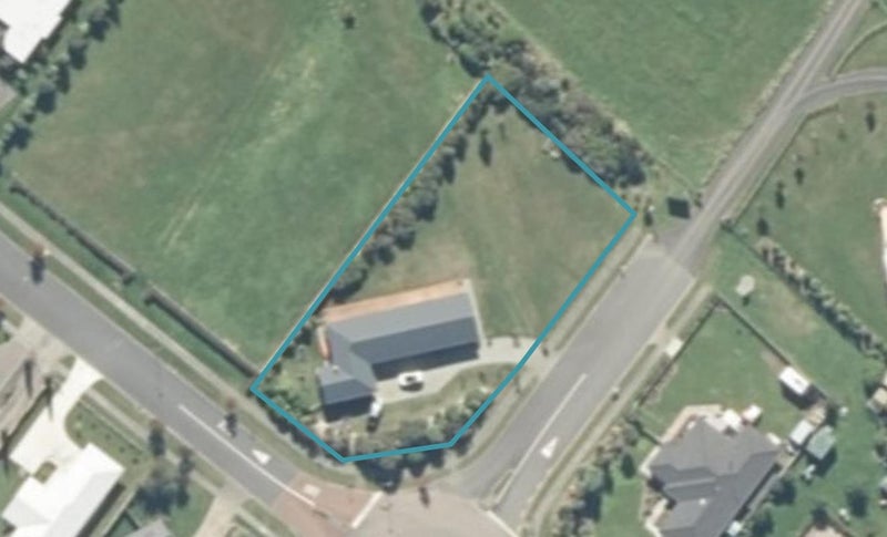 2 Montgomery Crescent, Kinloch, Taupō - Carousel 1