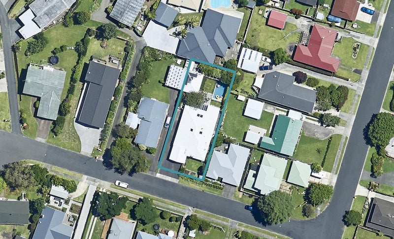 5 Pamela Place, Otumoetai, Tauranga - Carousel 1