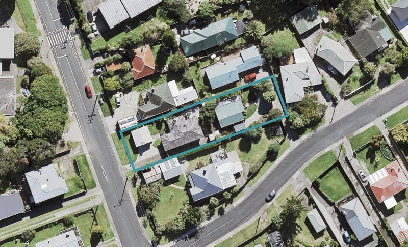 37A TRAMWAY RD, Beach Haven, Auckland - Carousel 1