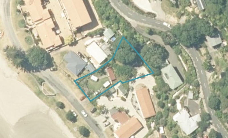 8 The Esplanade, Tairua - Carousel 1