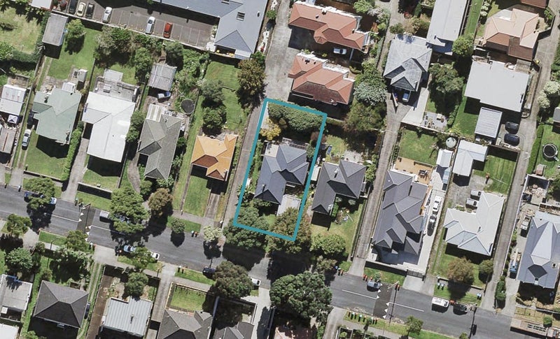 12 Lancing Road, Sandringham, Auckland - Carousel 1