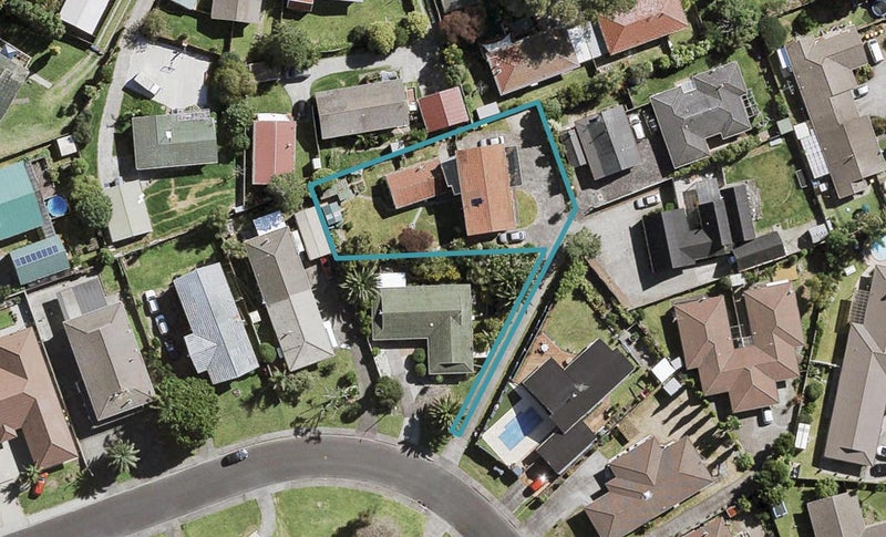 14 Frank Evans Place, Henderson, Auckland - Carousel 1