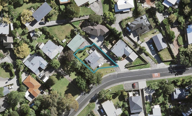 19 Atkinson Road, Titirangi, Auckland - Carousel 1