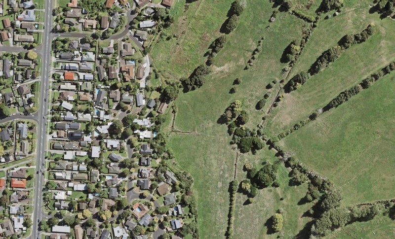 155 Otuwairoa Esplanade, Ōpaheke, Papakura - Carousel 1