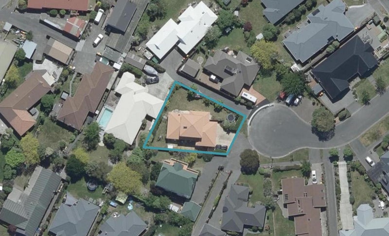 10 Elmtree Close, Parklands, Christchurch - Carousel 1