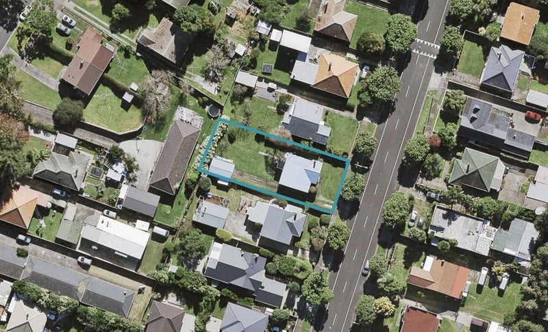 54 Renfrew Avenue, Sandringham, Auckland - Carousel 1