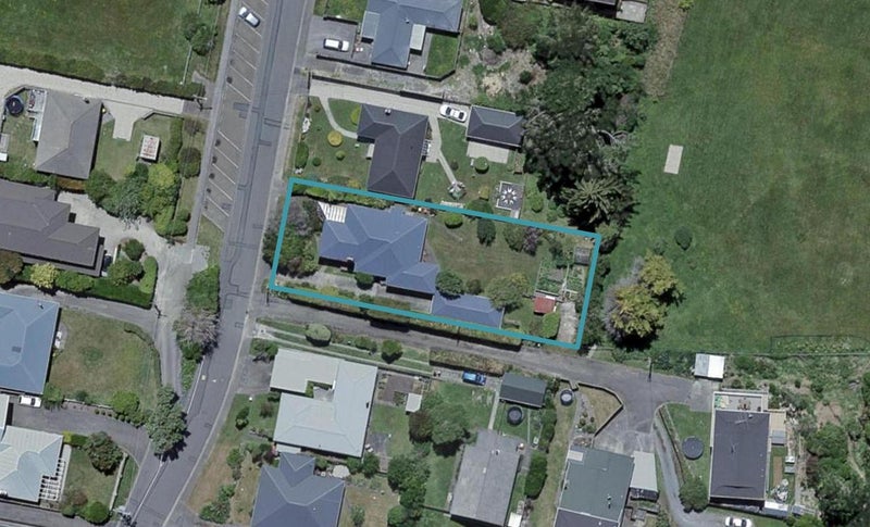 20 Robert Street, Newlands, Wellington - Carousel 1