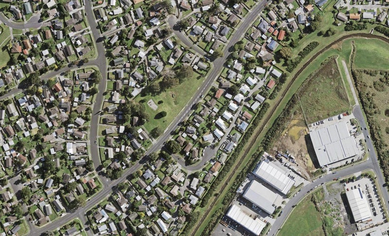 41 Hyperion Drive, Randwick Park, Auckland - Carousel 1