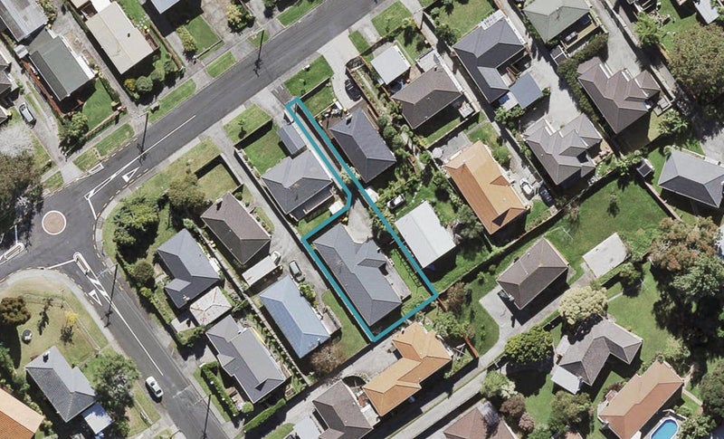 95A Roberts Road, Te Atatu South, Auckland - Carousel 1