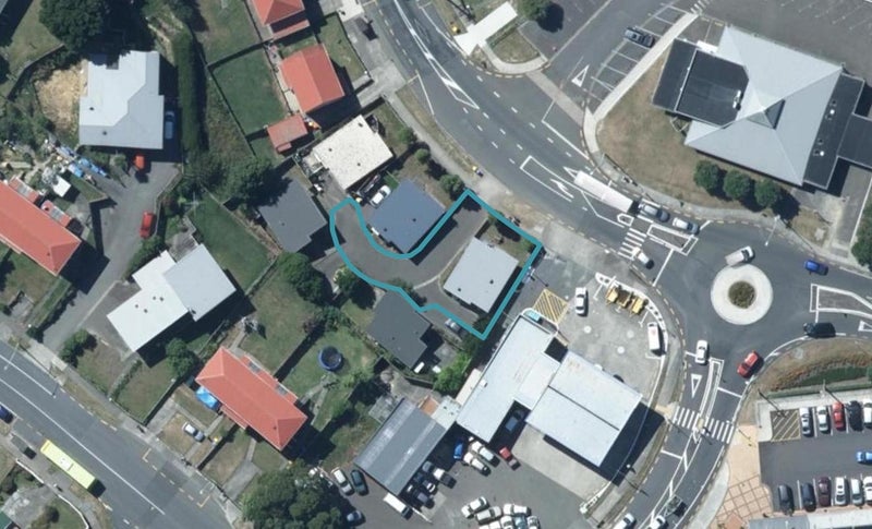 216 Champion Street, Cannons Creek, Porirua - Carousel 1