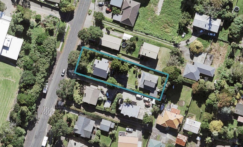 1/11 Lynwood Road, New Lynn, Auckland - Carousel 1