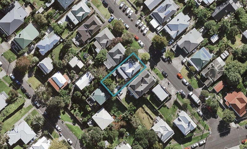 4 Richbourne Street, Kingsland, Auckland - Carousel 1
