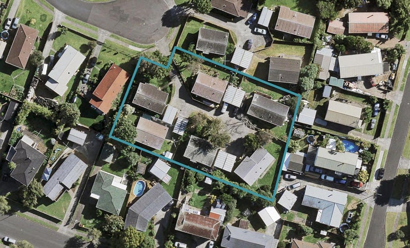 11 Gila Place, Weymouth, Auckland - Carousel 1