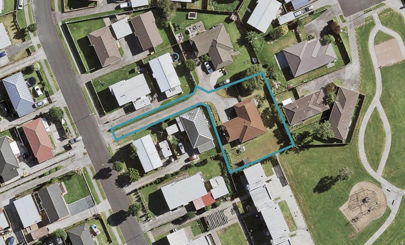 22 Templeton Place, Clendon Park, Auckland - Carousel 1