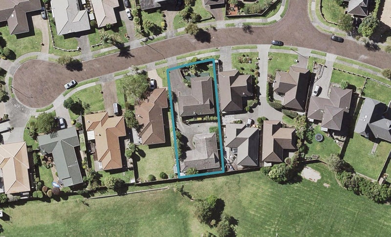 2/27 Crescent Hills Court, Northpark, Auckland - Carousel 1