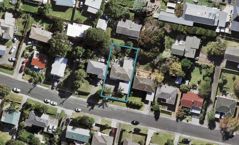 24 Donovan Avenue, Massey, Auckland - Carousel 1