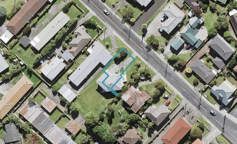 1/85 Royal View Road, Te Atatū South, Auckland - Carousel 1