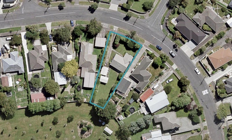 62 Fraser Crescent, Elderslea, Upper Hutt - Carousel 1