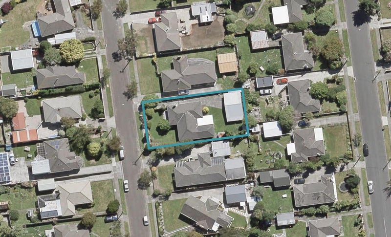 9 Weka Grove, Elderslea, Upper Hutt - Carousel 1