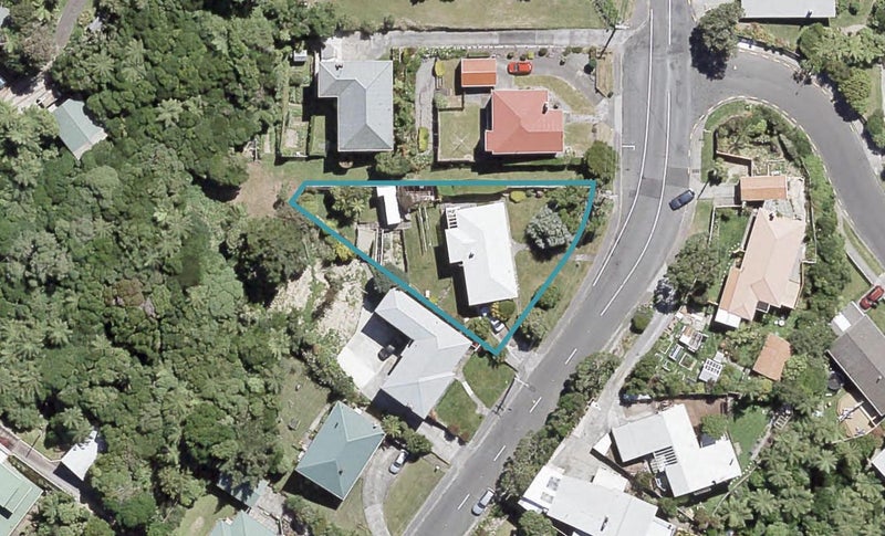 26 Pokohiwi Road, Normandale, Lower Hutt - Carousel 1