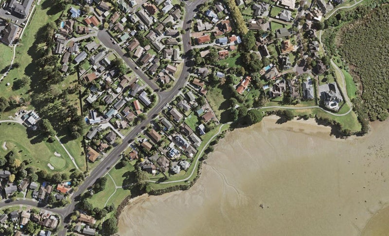2/24 Carnoustie Drive, Wattle Downs, Auckland - Carousel 1