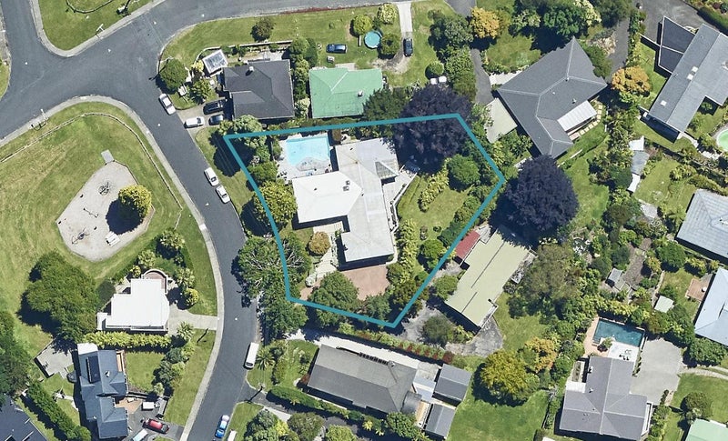 27 Grand Vue Road, Kawaha Point, Rotorua - Carousel 1