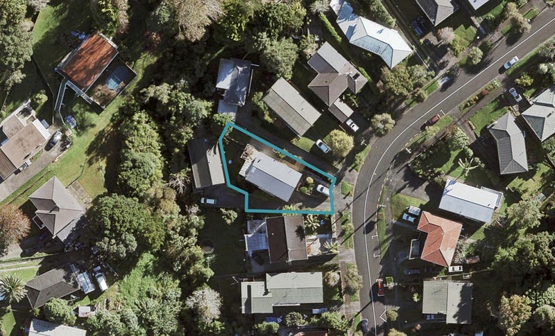 27 Laburnum Road, New Windsor, Auckland - Carousel 1