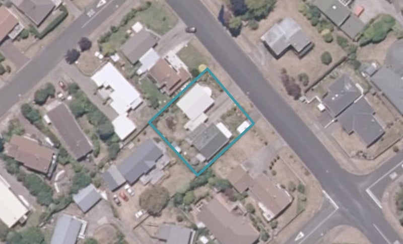 1/5 Reeves Road, Acacia Bay, Taupō - Carousel 1