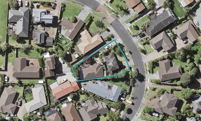 2/21 Channing Crescent, Botany Downs, Auckland - Carousel 1