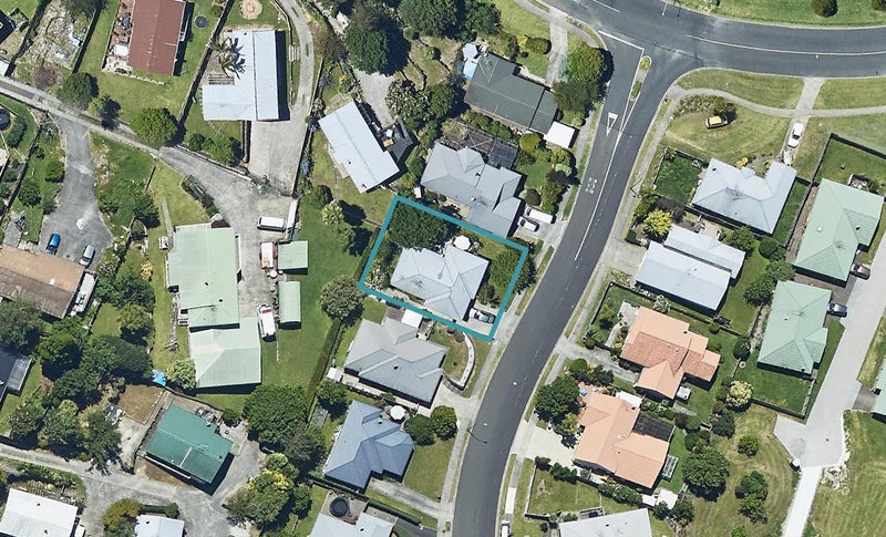 6 Sunvale Place, Gate Pa, Tauranga - Carousel 1
