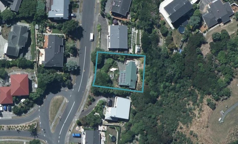 6 The Crowsnest, Whitby, Porirua - Carousel 1