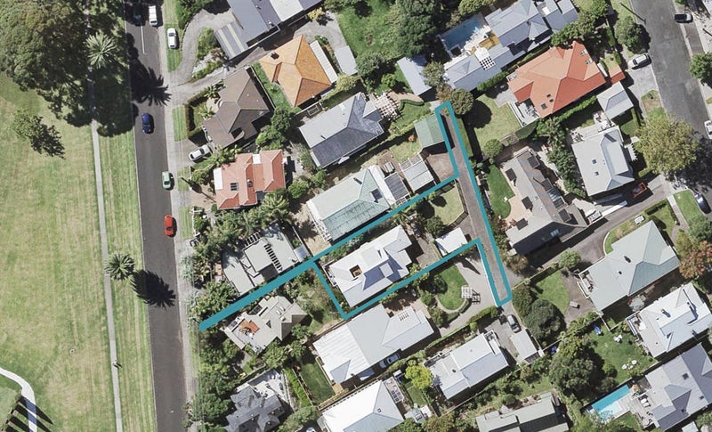 58A Wairoa Road, Narrow Neck, Auckland - Carousel 1