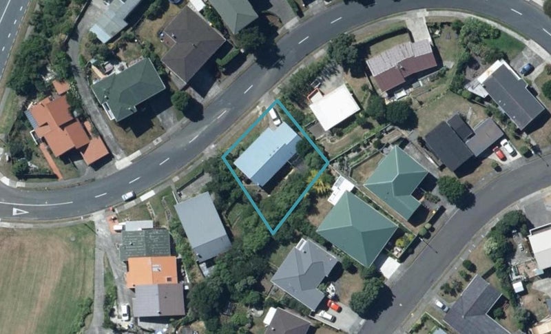 5 Brora Crescent, Papakowhai, Porirua - Carousel 1